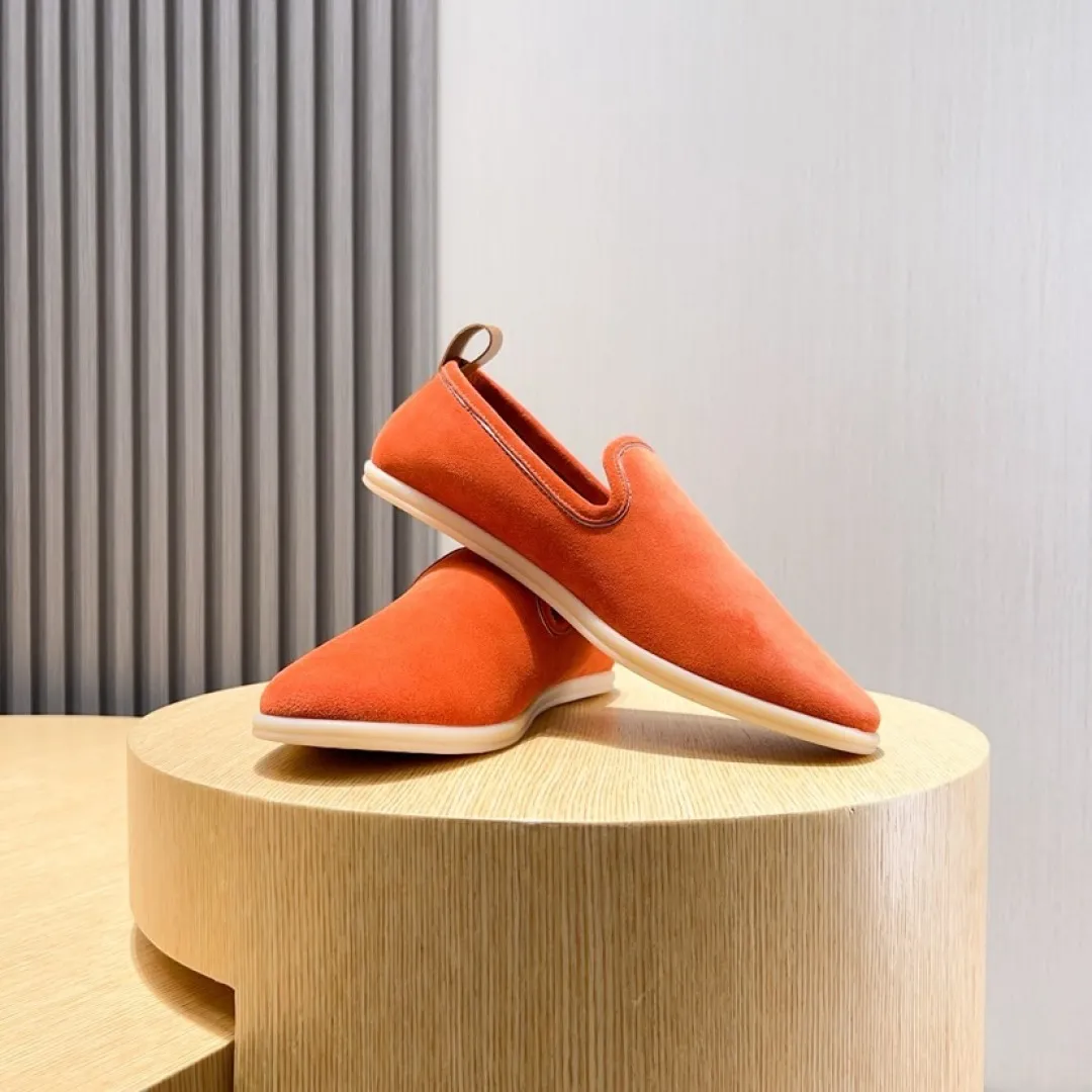 Men's shoes 400💰[loro piana] 2025 new moccasins, popular casual sneakers for street men. The shoes are made of first-layer suede leather uppers with rubber soles, a classic. The complex craftsmanship and meticulous structure make the shoes light and soft, allowing you to walk comfortably and freely. Perfect for summer wear. Yardage: 38-45.